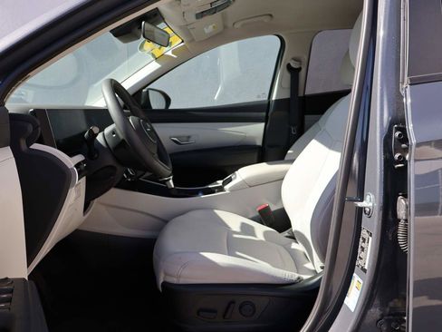 Used 2025 Hyundai Tucson SEL FWD image 8