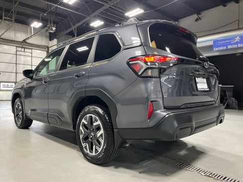 Used 2026 Subaru Forester Premium AWD/4WD image 5