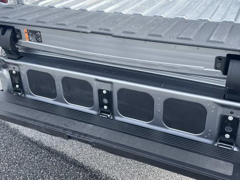 Used 2024 Chevrolet Silverado 2500 Custom w/ Custom Value Package image 12