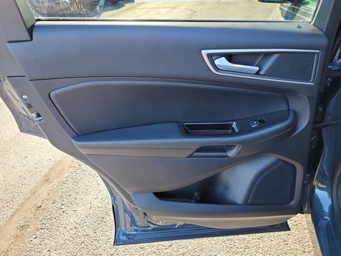 Used 2019 Ford Edge SEL w/ Equipment Group 201A AWD/4WD image 17