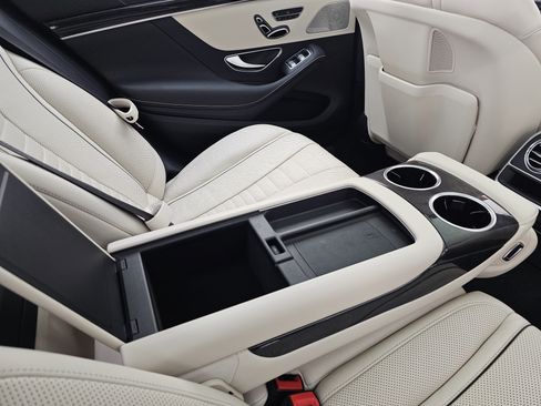 Used 2019 Mercedes-Benz S 560 Sedan image 29