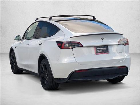 Used 2021 Tesla Model Y Long Range image 8