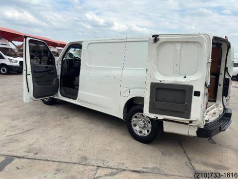 Used 2014 Nissan NV 2500 SV RWD image 10