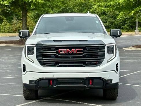 Used 2024 GMC Sierra 1500 AT4 w/ Technology Package AWD/4WD image 12
