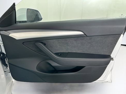 Used 2023 Tesla Model 3 Standard Range RWD image 31