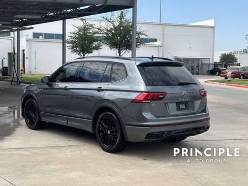 Used 2023 Volkswagen Tiguan SE FWD image 10