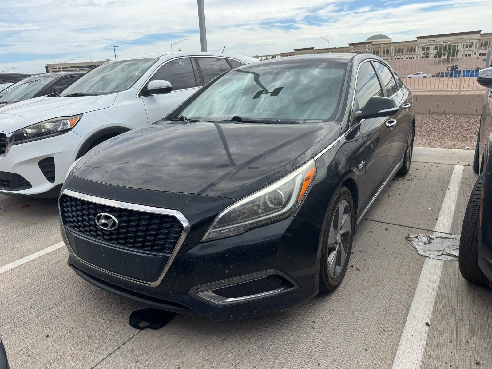 Used 2017 Hyundai Sonata Limited FWD image 2
