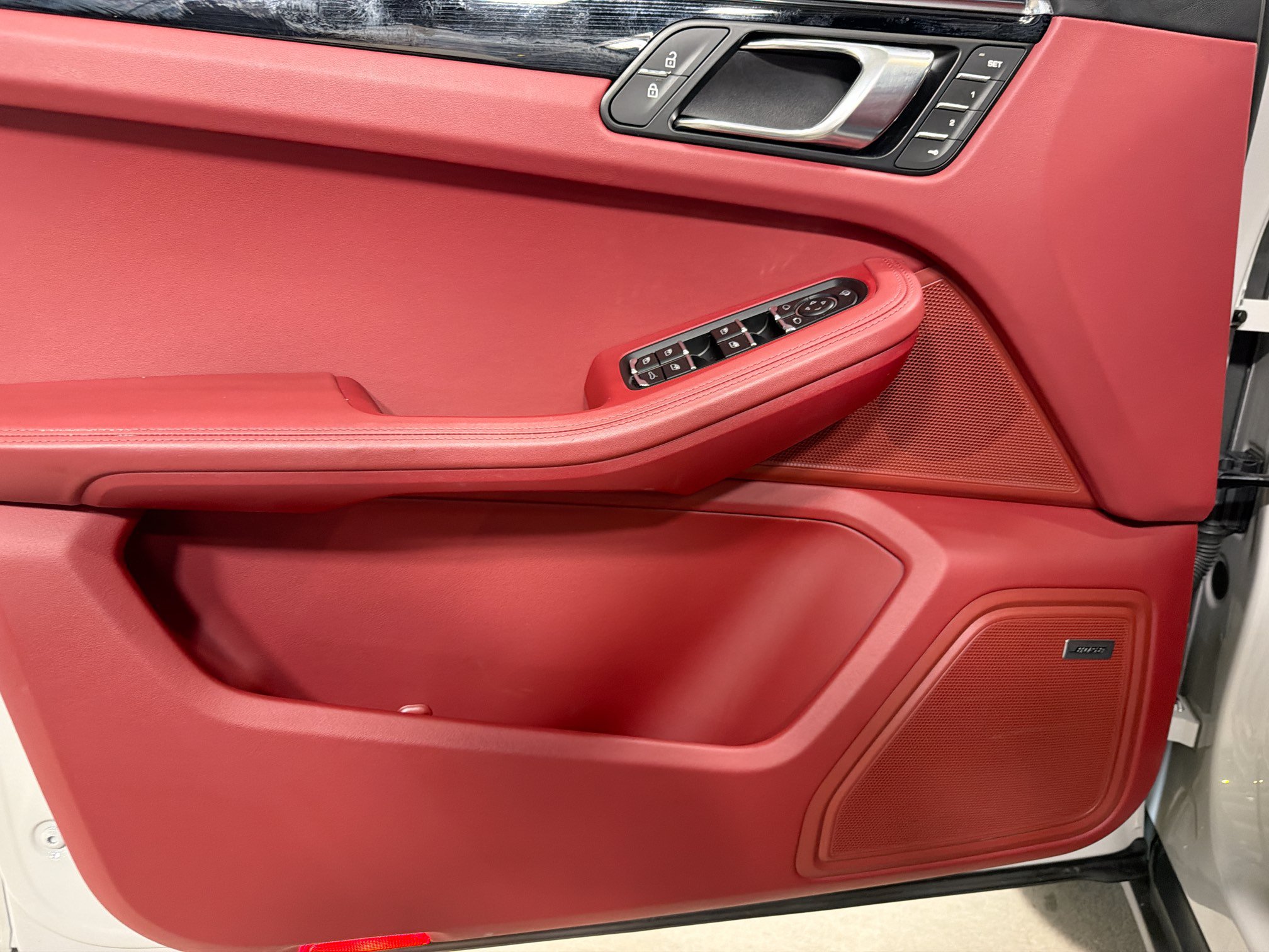 Certified 2026 Porsche Macan AWD/4WD image 22