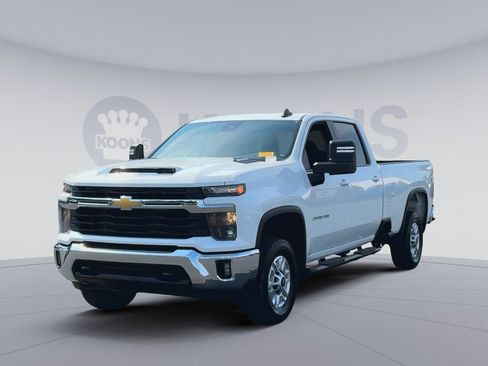 Used 2025 Chevrolet Silverado 2500 LT w/ Convenience Package AWD/4WD image 7