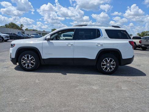 Used 2023 GMC Acadia SLT w/ LPO, Floor Liner Package FWD image 4