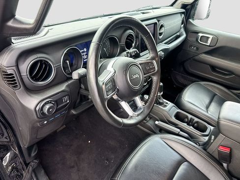 Used 2023 Jeep Wrangler Unlimited Sahara w/ Cold Weather Group AWD/4WD image 10