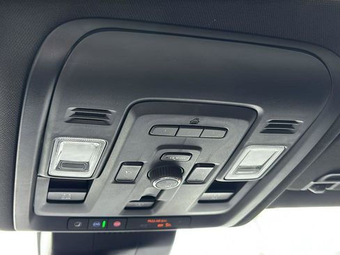 Used 2023 GMC Yukon XL Denali RWD image 41