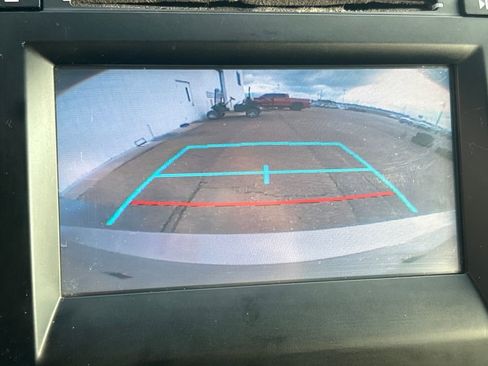 Used 2016 Toyota Camry SE image 10