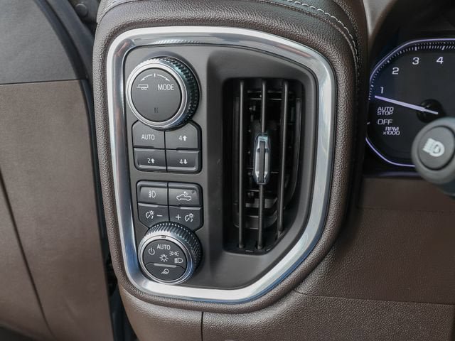 Used 2021 GMC Sierra 1500 SLT AWD/4WD image 22