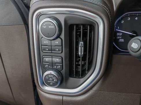 Used 2021 GMC Sierra 1500 SLT AWD/4WD image 22