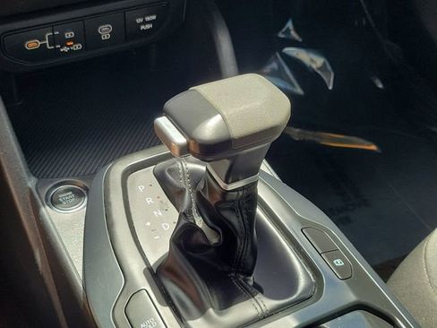 Used 2025 Kia K4 FWD image 29