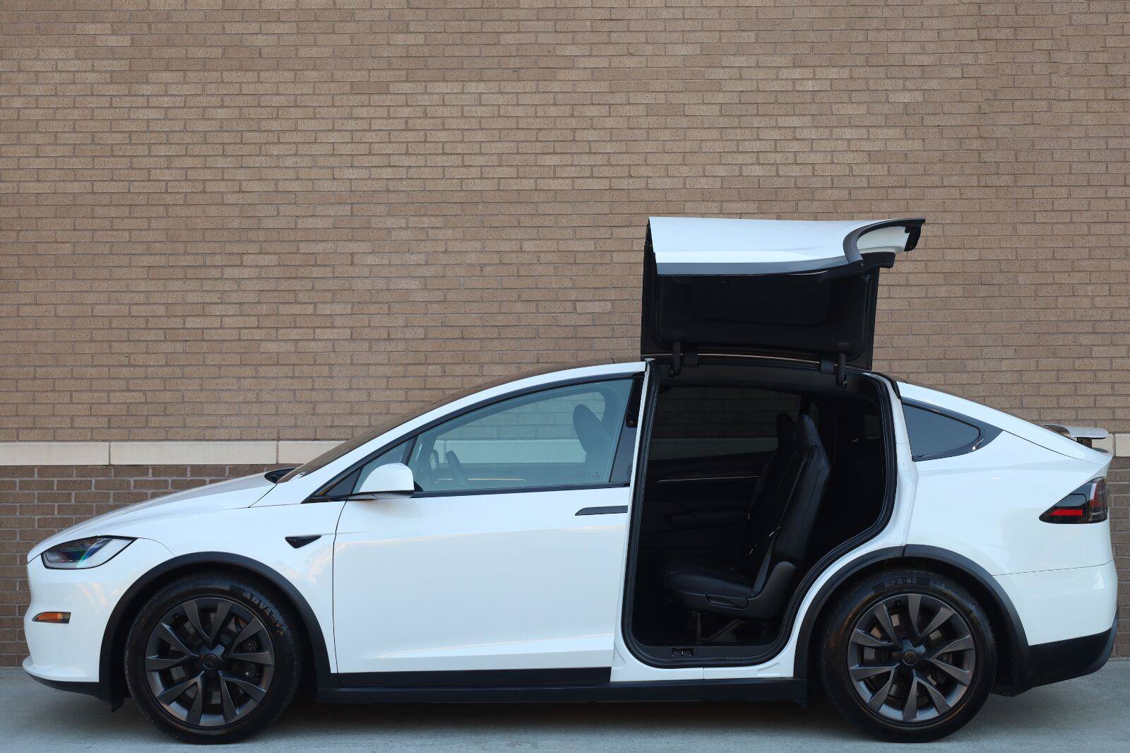 Used 2023 Tesla Model X AWD/4WD image 5