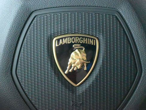 Used 2023 Lamborghini Huracan EVO RWD image 35