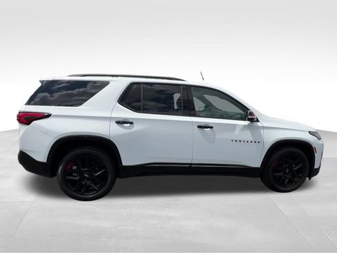Certified 2022 Chevrolet Traverse Premier w/ Redline Edition AWD/4WD image 7