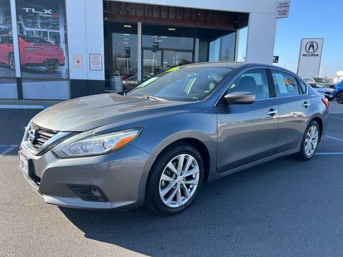 Used 2017 Nissan Altima 2.5 SV image 4
