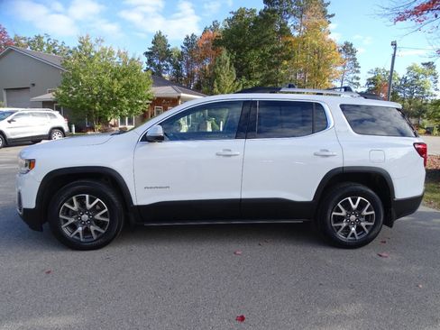 Used 2023 GMC Acadia SLE w/ Infotainment Package image 7