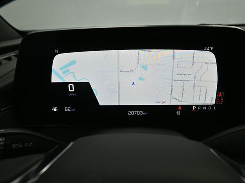 Used 2025 Chevrolet Traverse LT image 13