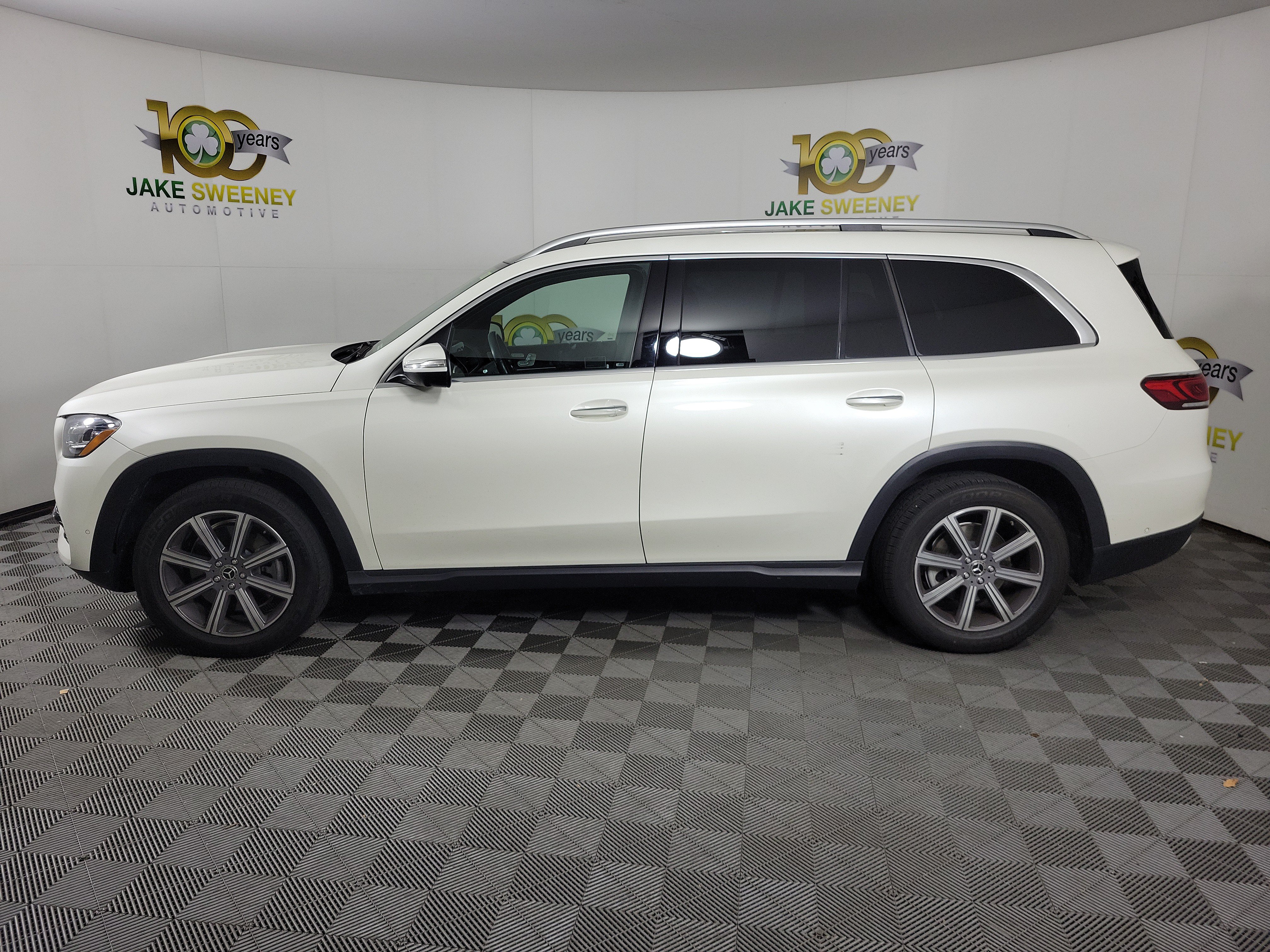 Used 2023 Mercedes-Benz GLS 450 4MATIC image 2