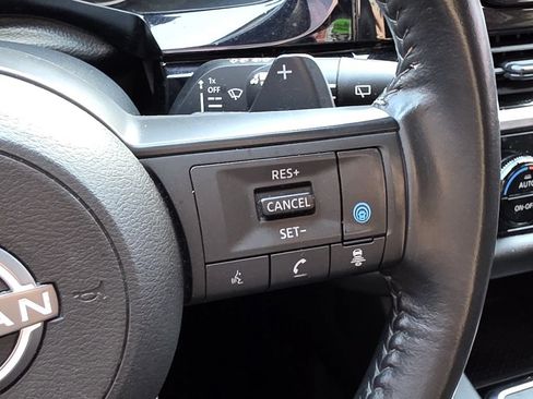 Used 2024 Nissan Pathfinder SV AWD/4WD image 29