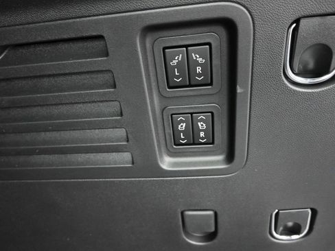 New 2026 Chevrolet Traverse RS image 14