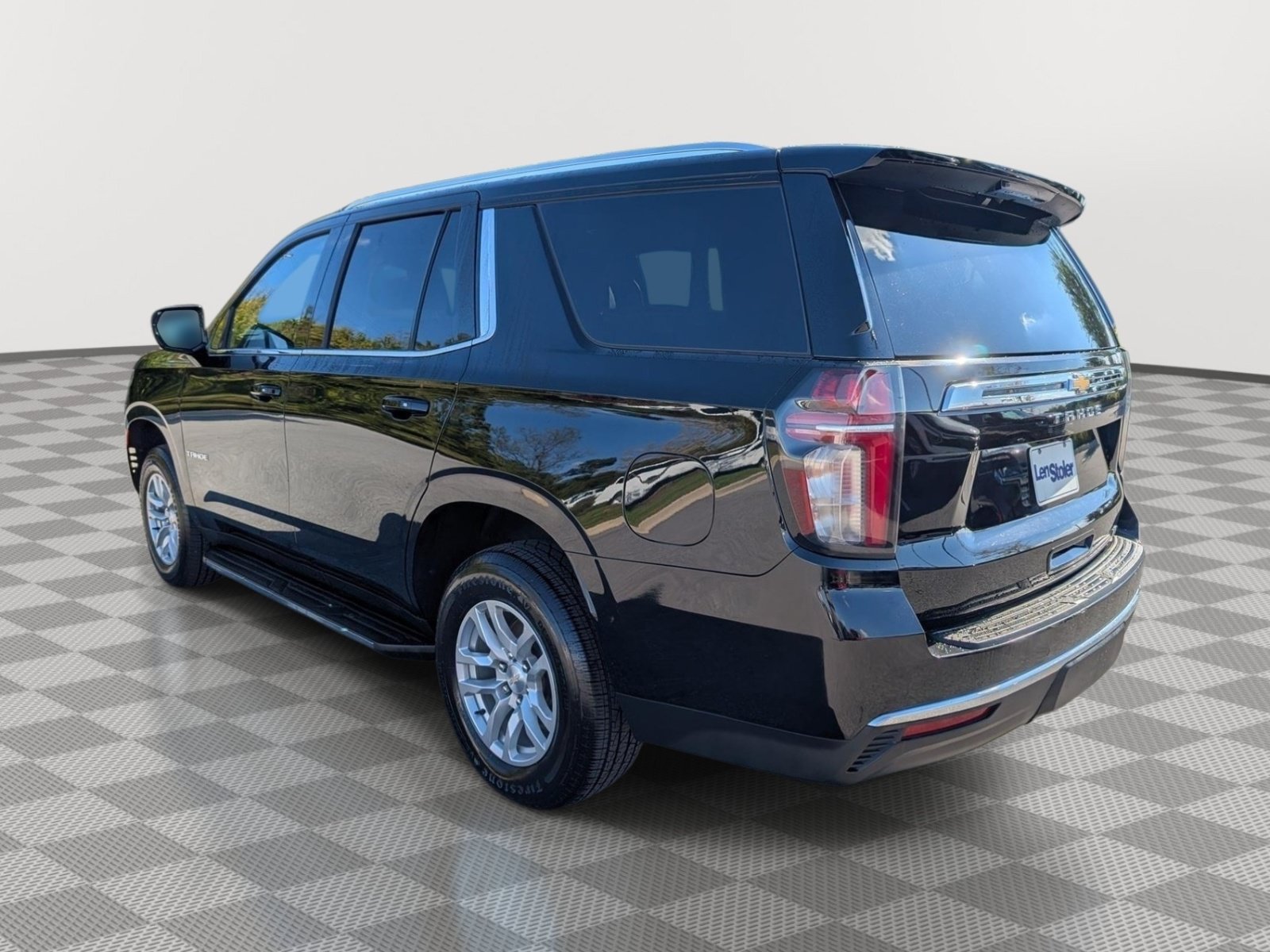Used 2024 Chevrolet Tahoe LT AWD/4WD image 3