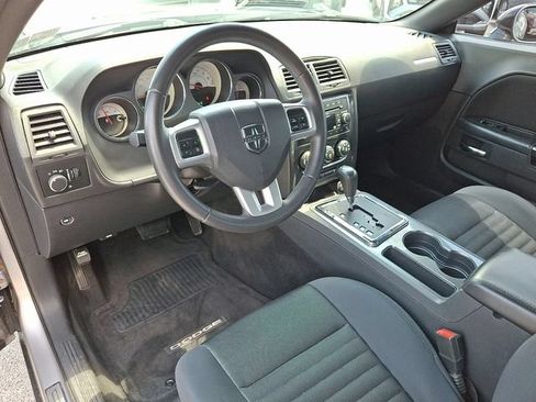 Used 2014 Dodge Challenger SXT RWD image 11