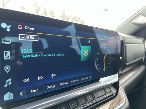 Used 2024 Chevrolet Silverado 1500 LT image 13