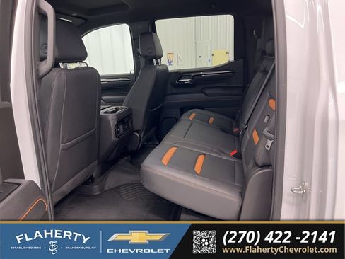 Used 2025 GMC Sierra 1500 AT4 w/ Technology Package AWD/4WD image 11