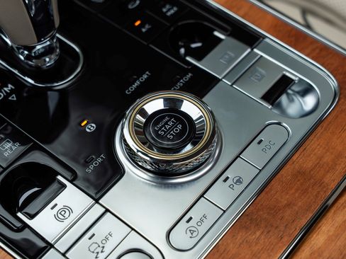 Certified 2024 Bentley Flying Spur W12 image 36