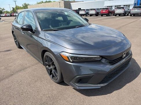 Used 2023 Honda Civic Sport image 4
