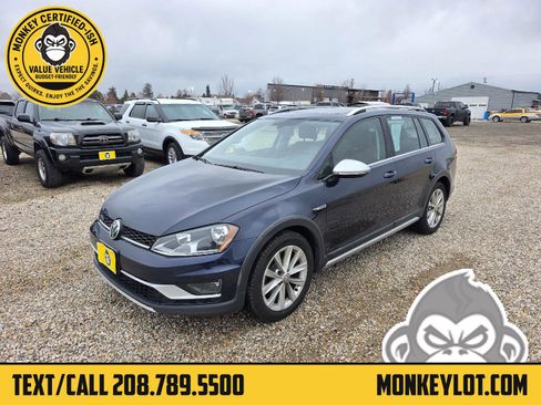 Used 2017 Volkswagen Golf Alltrack SE image 1