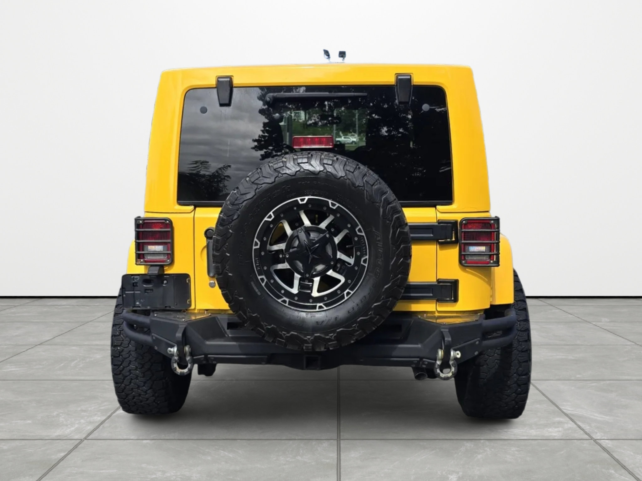 Used 2015 Jeep Wrangler Unlimited Sahara w/ Dual Top Group AWD/4WD image 5