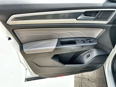 Used 2021 Volkswagen Atlas Cross Sport SEL R-Line image 21