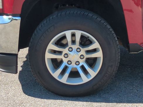 Used 2018 Chevrolet Silverado 1500 LT w/ All Star Edition AWD/4WD image 14