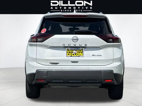 Used 2026 Nissan Rogue SL AWD/4WD image 5