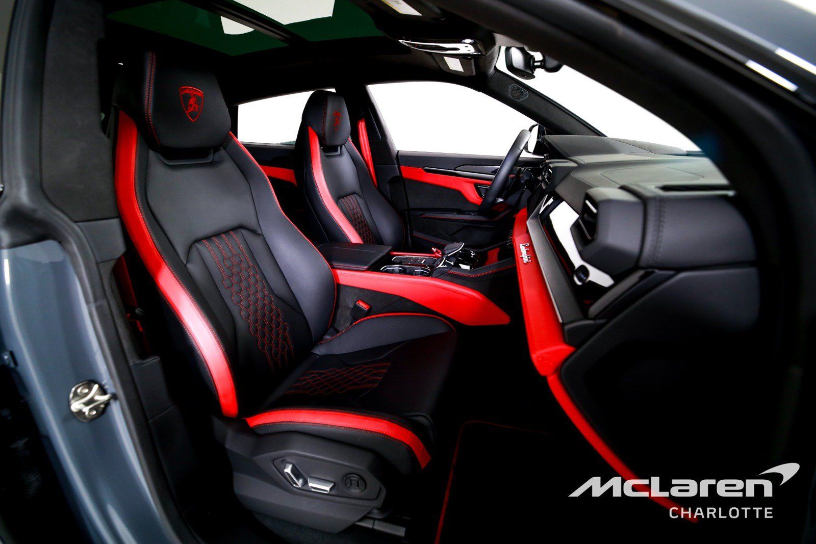 Used 2025 Lamborghini Urus S AWD/4WD image 27