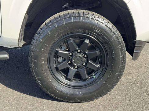 Used 2023 Toyota Tacoma SR AWD/4WD image 26