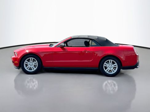 Used 2012 Ford Mustang Convertible RWD image 4