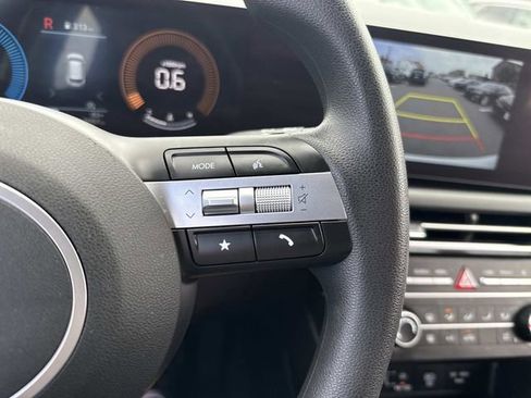 Certified 2025 Hyundai Tucson SE image 29