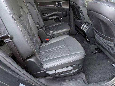 Used 2025 Kia Sorento SX Prestige image 19