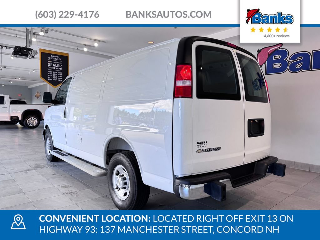 Used 2025 Chevrolet Express 2500 w/ Driver Convenience Package RWD image 5