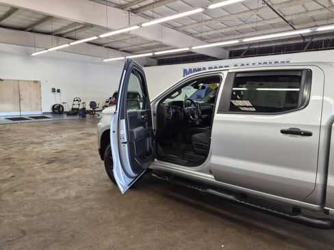 Used 2019 Chevrolet Silverado 1500 LT Trail Boss AWD/4WD image 12