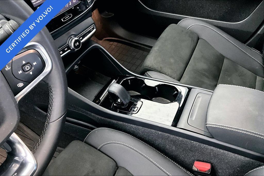 Certified 2023 Volvo XC40 Recharge Ultimate AWD/4WD image 18