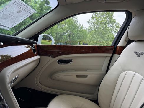 Used 2013 Bentley Mulsanne w/ Rear Entertainment Pkg image 90