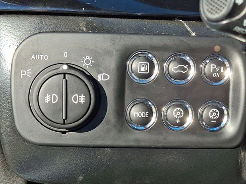 Used 2011 Maserati GranTurismo Convertible RWD image 22